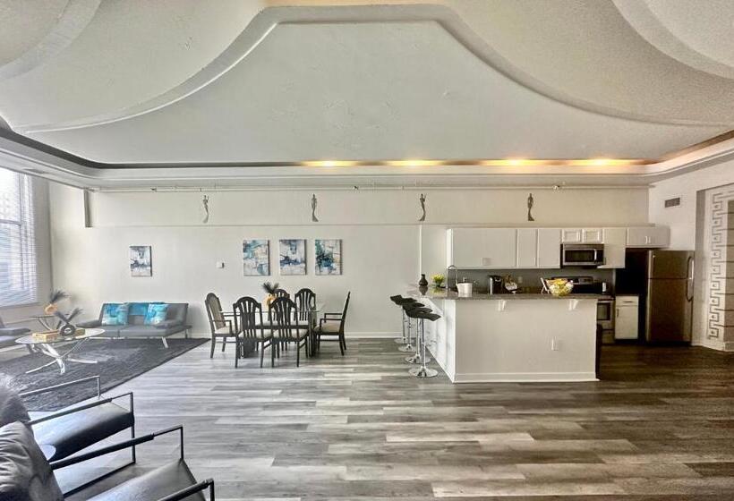 آپارتمان 2 خوابه, Executive Vacation Suite For 4