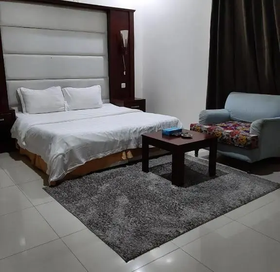 Deluxe-studio, Ahlin Suites 3