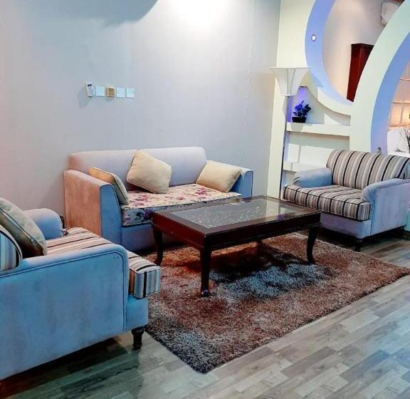 스위트, Ahlin Suites 3