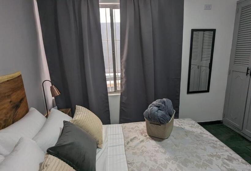 غرفة قياسية, Uku Inn