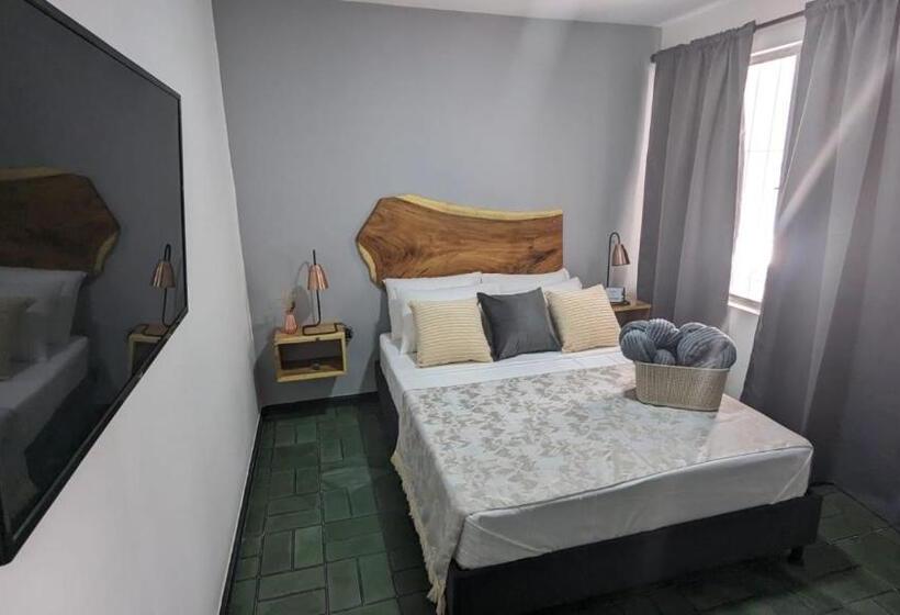 غرفة قياسية, Uku Inn