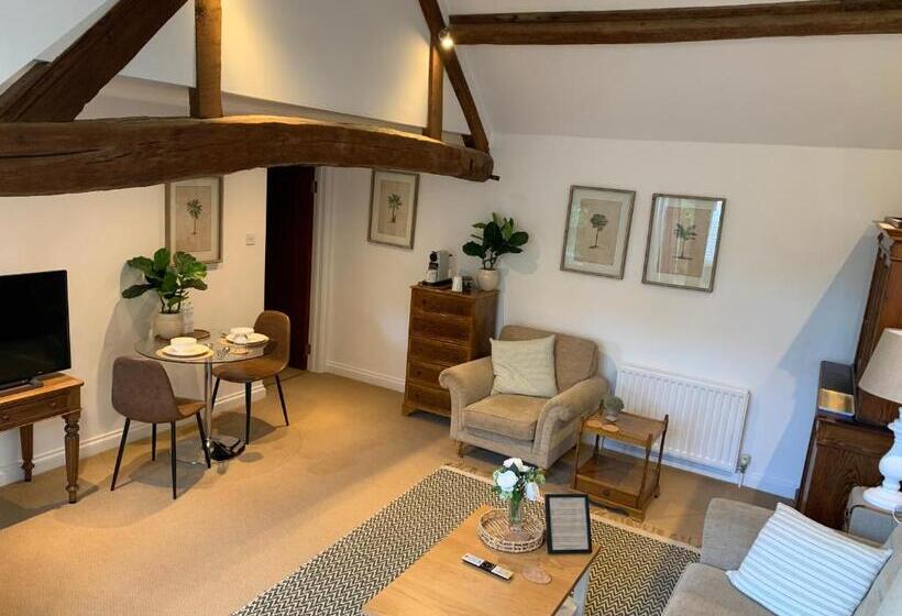 غرفة ديلوكس سرير كينج, The Byre