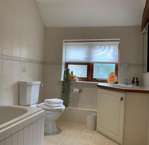 غرفة ديلوكس سرير كينج, The Byre