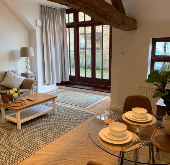 غرفة ديلوكس سرير كينج, The Byre