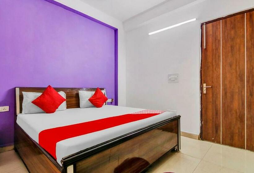 Üç Kişilik Klasik oda, Oyo Flagship 81375  Couple Friendly