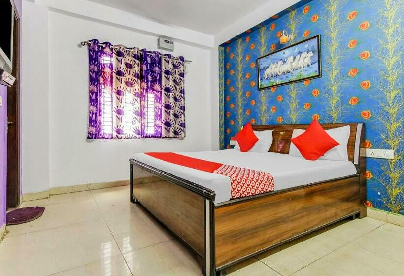 Üç Kişilik Klasik oda, Oyo Flagship 81375  Couple Friendly