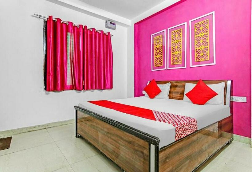 Üç Kişilik Klasik oda, Oyo Flagship 81375  Couple Friendly