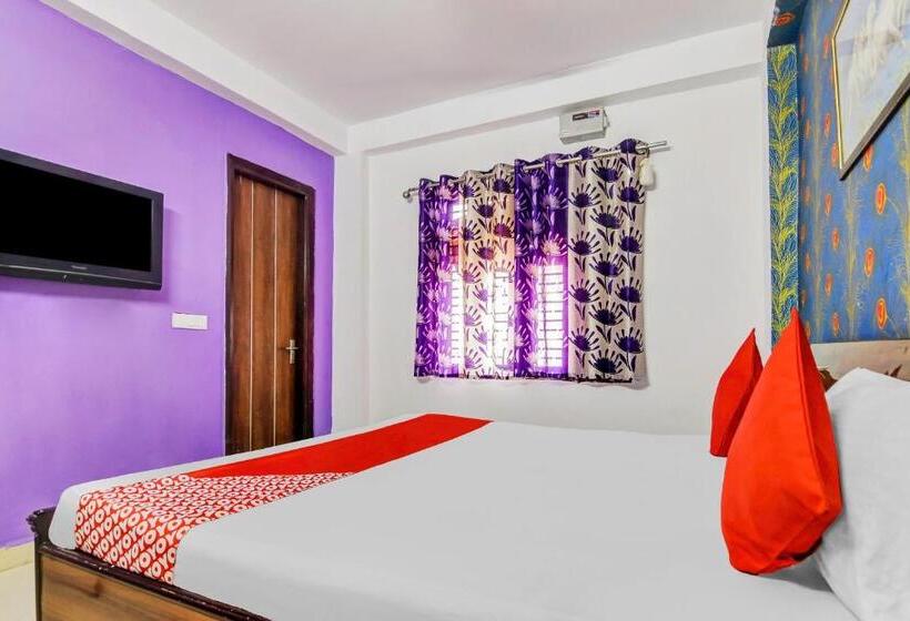 Üç Kişilik Klasik oda, Oyo Flagship 81375  Couple Friendly