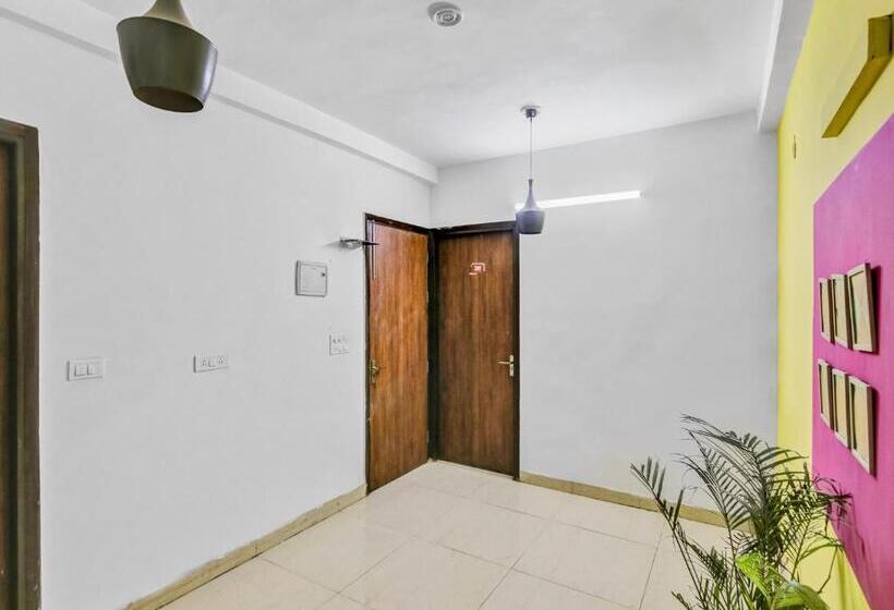 Üç Kişilik Klasik oda, Oyo Flagship 81375  Couple Friendly