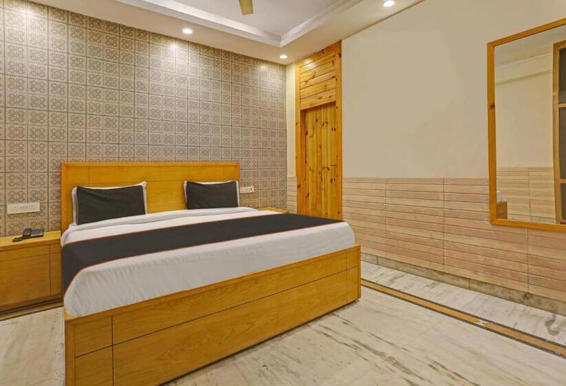 Háromágyas Classic Szoba, Collection O 81384 Hotel Silver