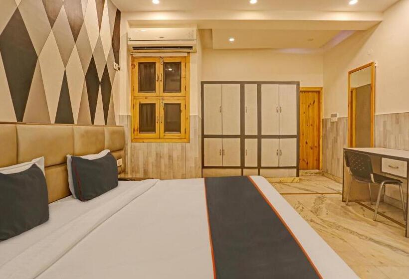 Háromágyas Classic Szoba, Collection O 81384 Hotel Silver