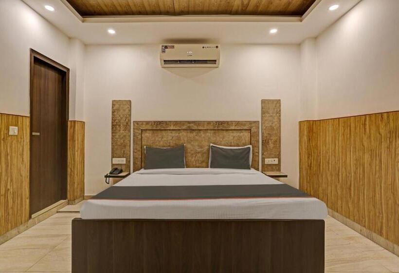 Háromágyas Classic Szoba, Collection O 81384 Hotel Silver