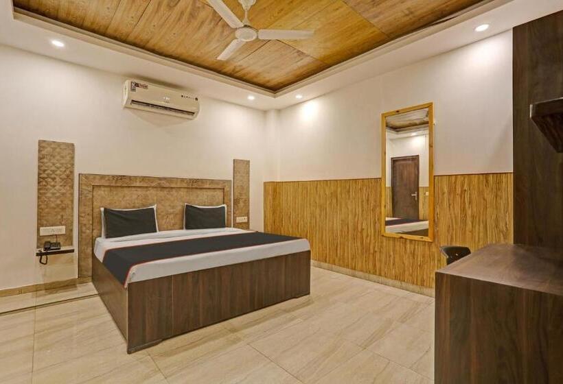 Háromágyas Classic Szoba, Collection O 81384 Hotel Silver