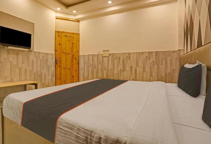 Háromágyas Classic Szoba, Collection O 81384 Hotel Silver