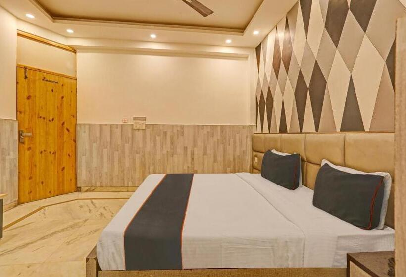 Háromágyas Classic Szoba, Collection O 81384 Hotel Silver