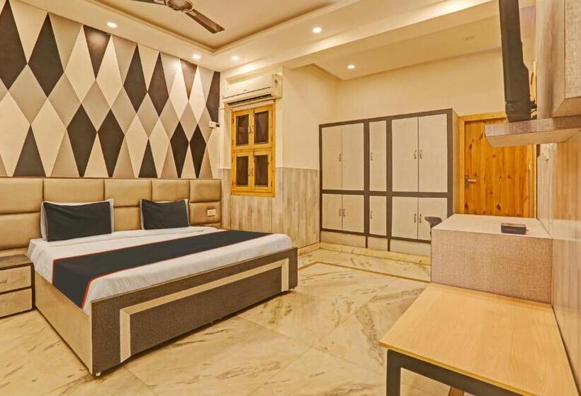 Háromágyas Classic Szoba, Collection O 81384 Hotel Silver