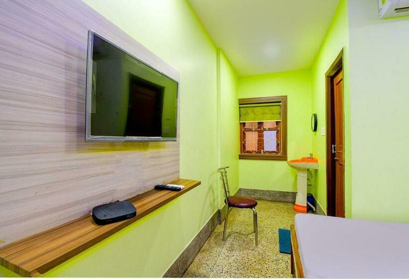 Трехместный Номер Классика, Oyo Flagship 81403c  Mani Tarini