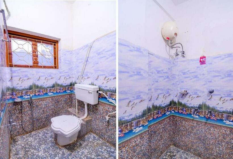 חדר קלאסי לשלושה, Oyo Flagship 81403c  Mani Tarini