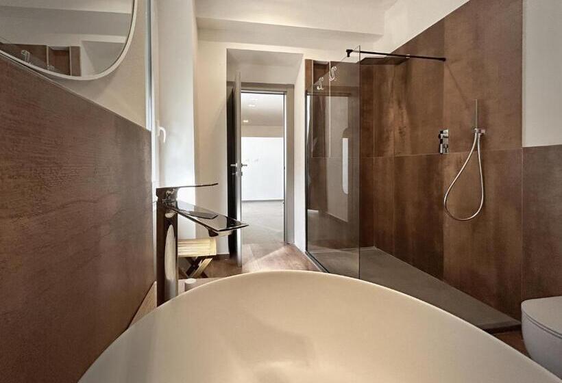 اتاق لوکس, New Moon Rooms