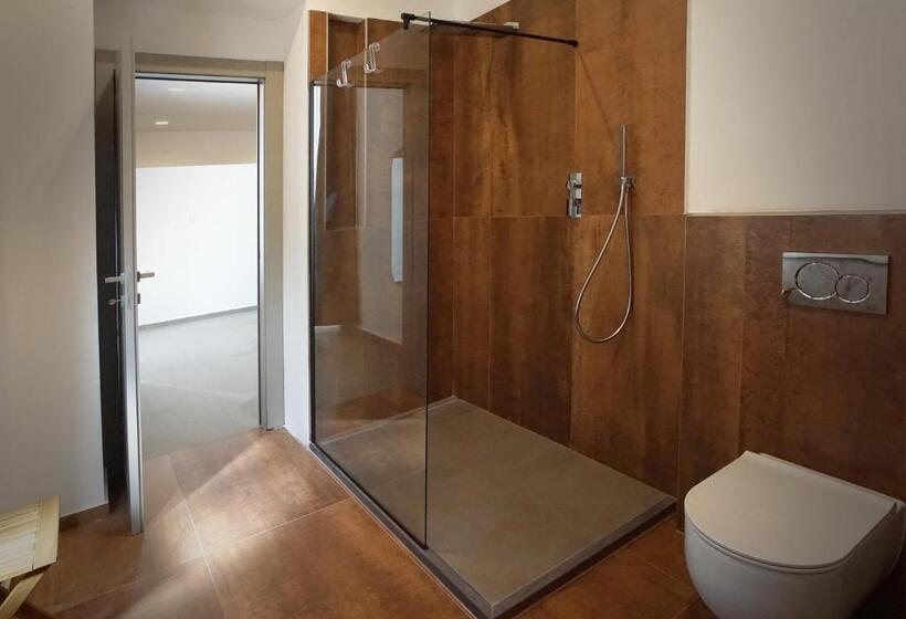 اتاق لوکس, New Moon Rooms