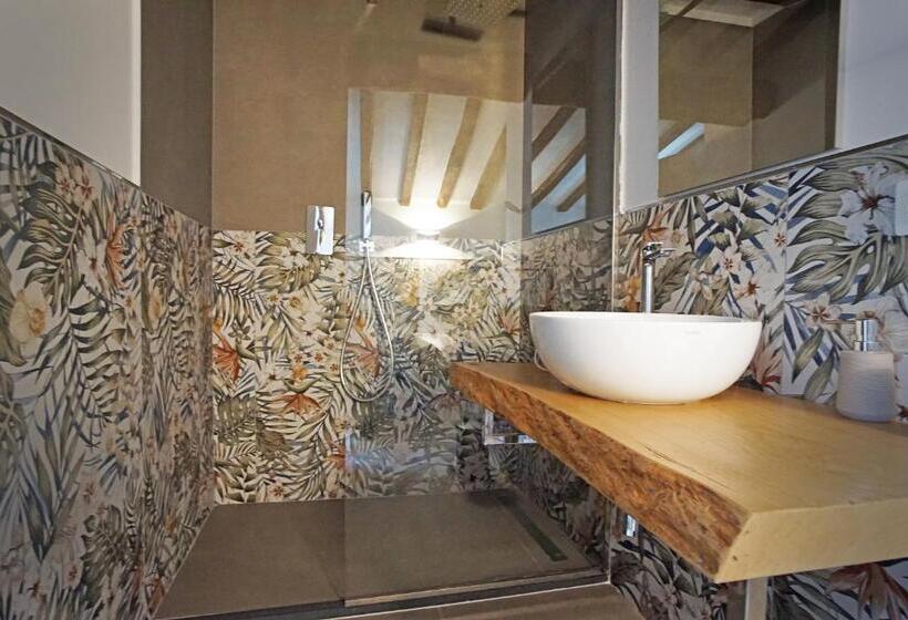 اتاق استاندارد, New Moon Rooms