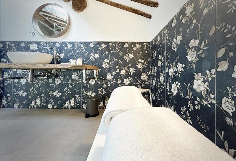 اتاق استاندارد, New Moon Rooms