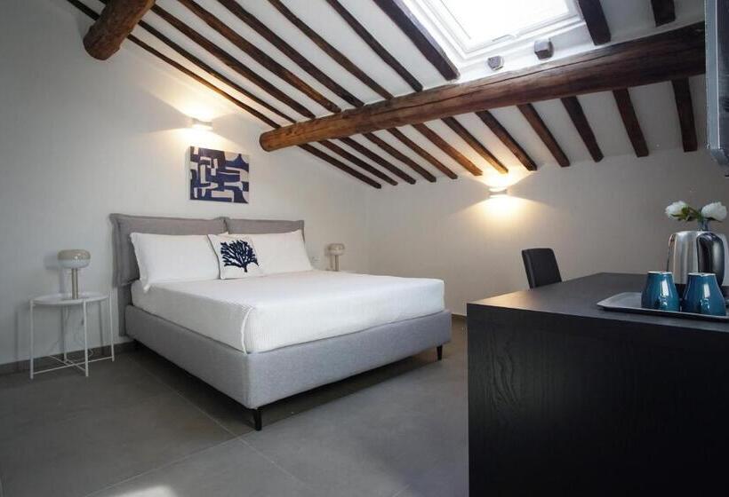 غرفة قياسية, New Moon Rooms
