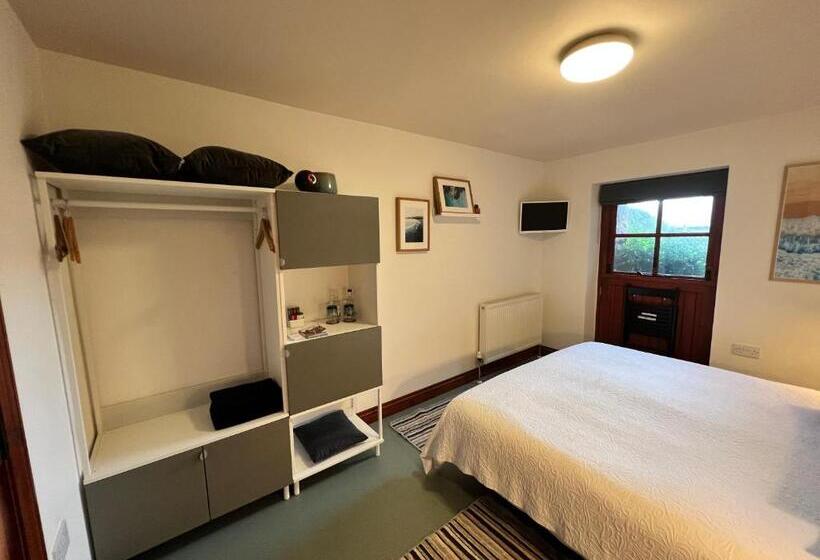 Standard room with outdoor bath, Lands End Hostel And B&b