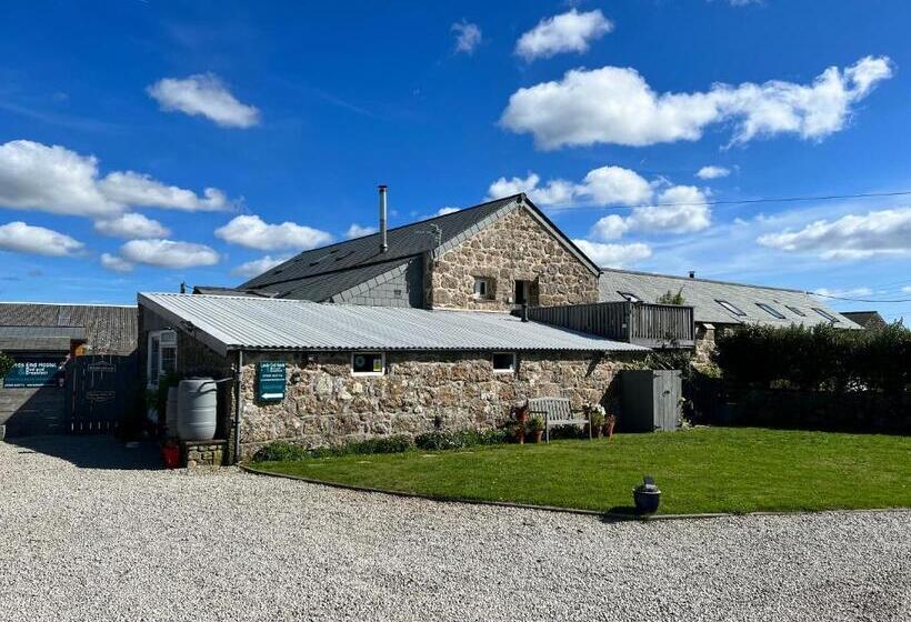 Standard room with outdoor bath, Lands End Hostel And B&b