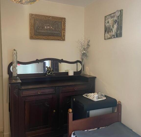 غرفة إقتصادية, Leleka Hostel