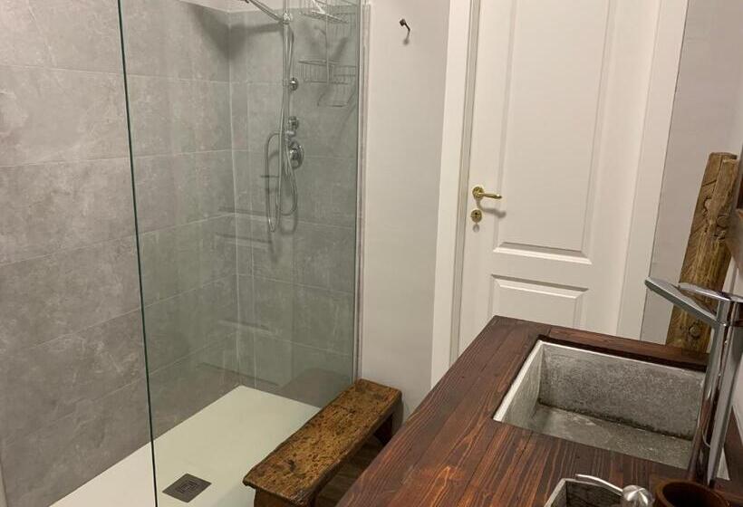 Standard room with outdoor bath, Affittacamere La Crognoleta