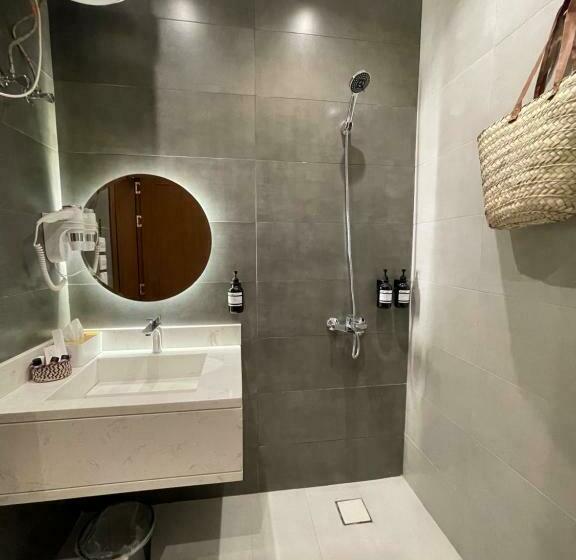 غرفة قياسية سرير كينج, ريف سويت للأجنحة الفندقية