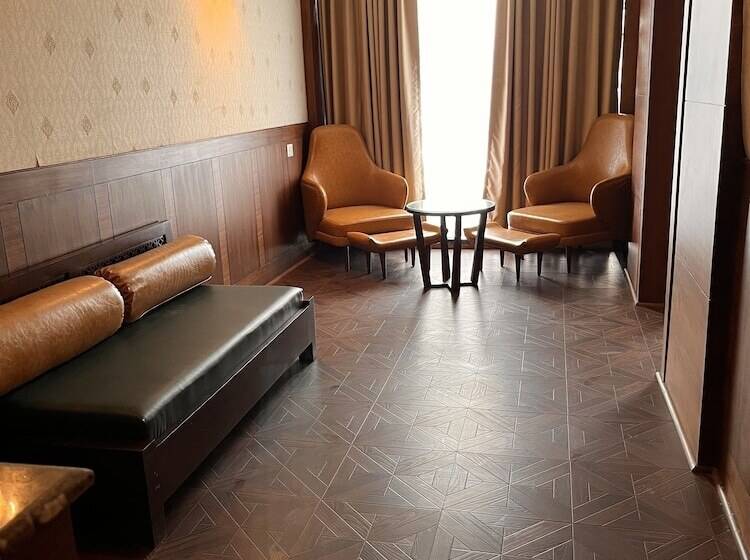 주니어 스위트, Welcomheritage Grand, Srinagar