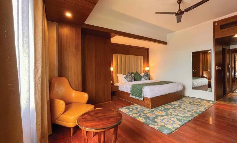 주니어 스위트, Welcomheritage Grand, Srinagar