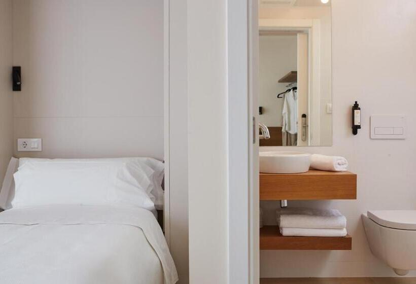 חדר סופריור, Trina 20