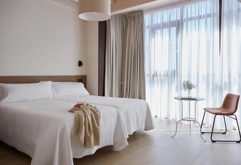 חדר סופריור, Trina 20