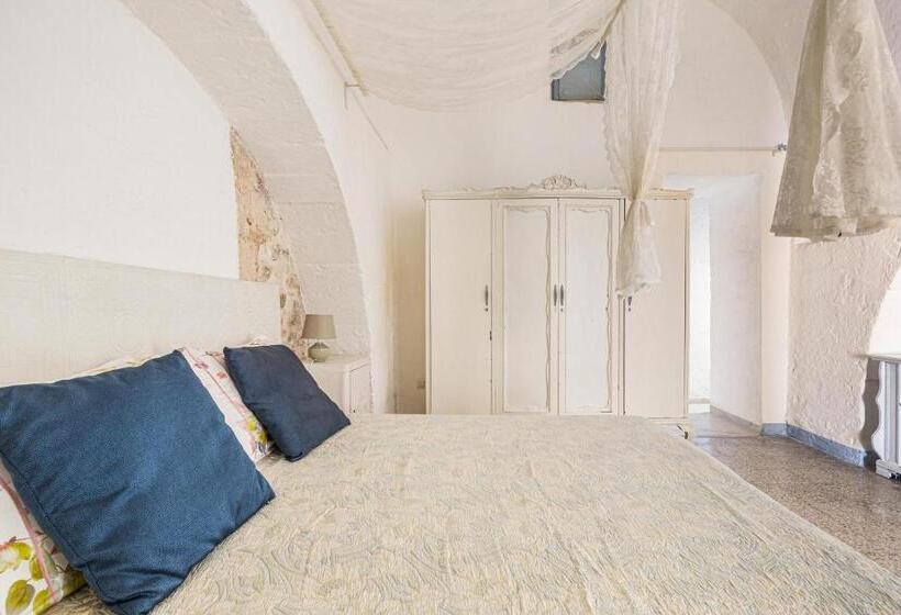 דירת חדר בקומת קרקע, Masseria Pepe