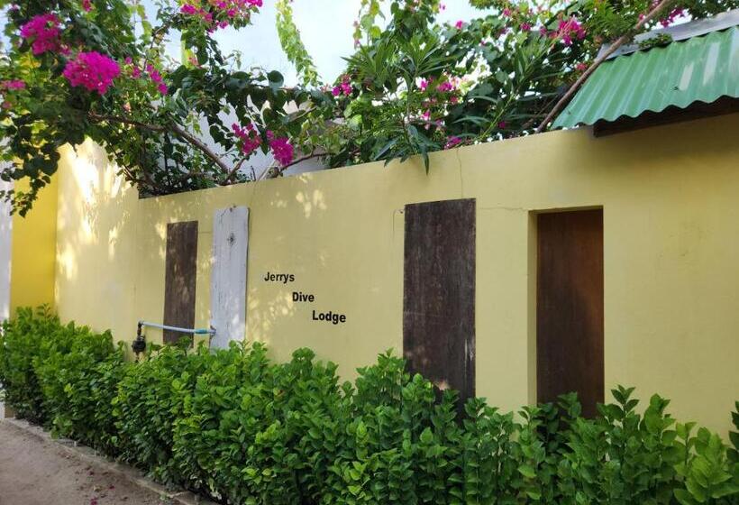 اتاق استاندارد سه نفره, Jerrys Dive Lodge Rasdhoo