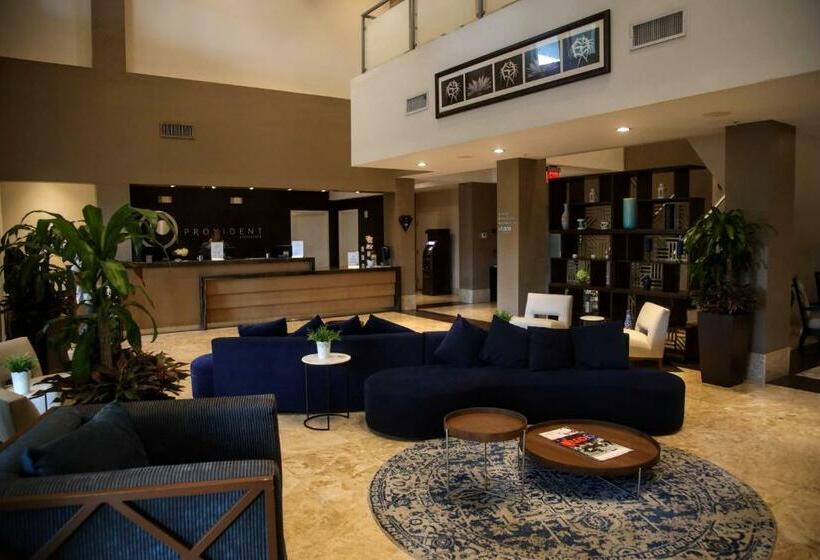 דירה בת חדר שינה 1 עם מרפסת, Upscale Resort Villa In The Heart Of Miami