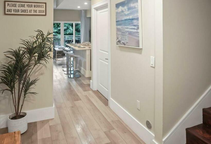 דירה בת חדר שינה 1 עם מרפסת, Upscale Resort Villa In The Heart Of Miami