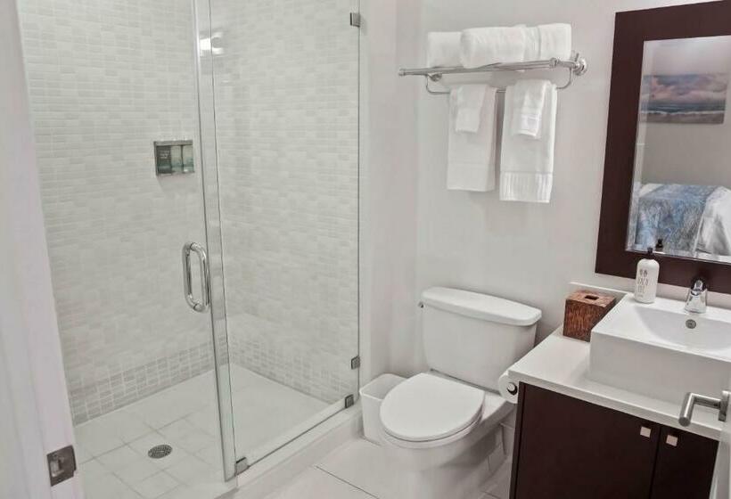 דירה בת חדר שינה 1 עם מרפסת, Upscale Resort Villa In The Heart Of Miami