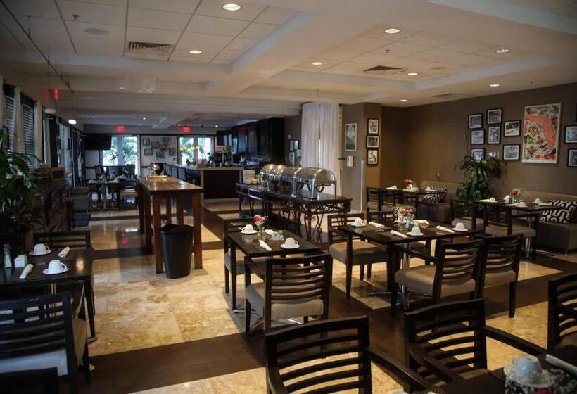 דירה בת חדר שינה 1 עם מרפסת, Upscale Resort Villa In The Heart Of Miami