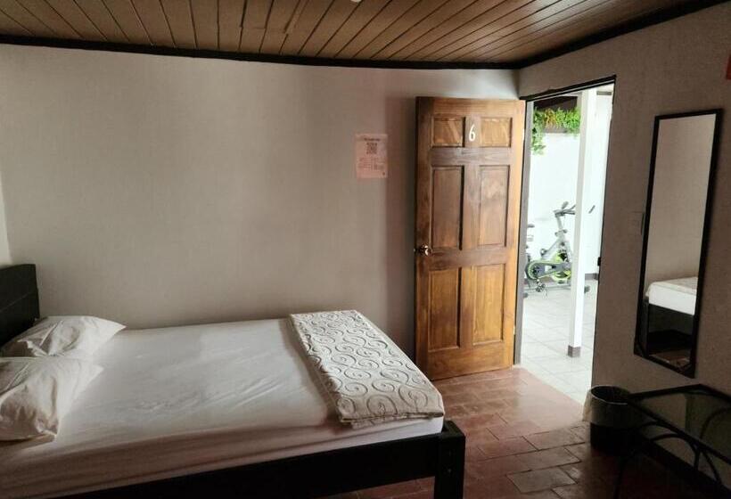 Economy Quadruple Room, Hostel El Pretal