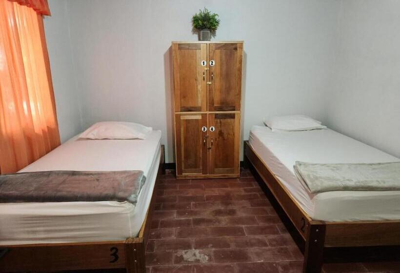Четырехместный Номер Economy, Hostel El Pretal
