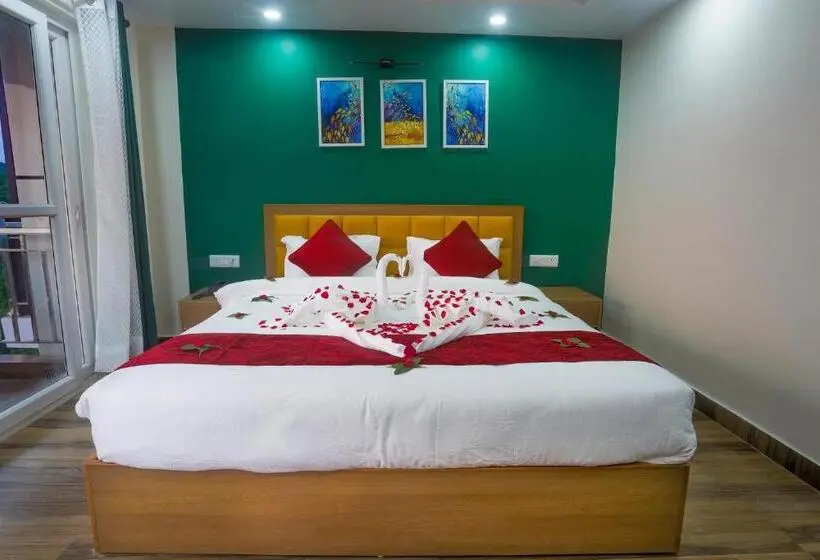 Deluxe Room Mountain View, Mukteshwar Treat Resort