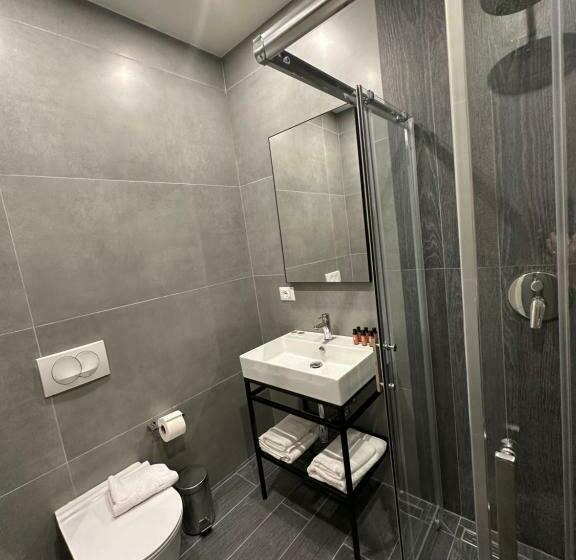 חדר סטנדרט לשלושה, Split Rooftop Suites