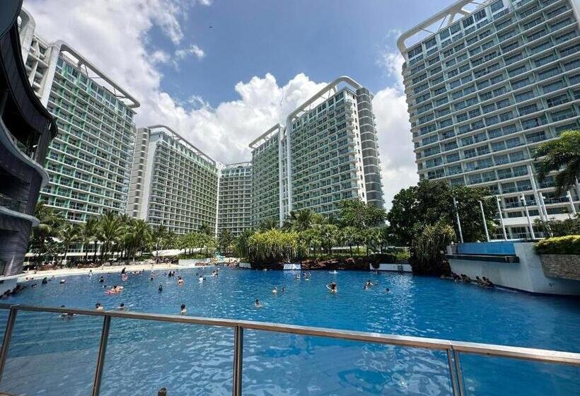 Deluxe Studio, Azure Urban Resort Residences