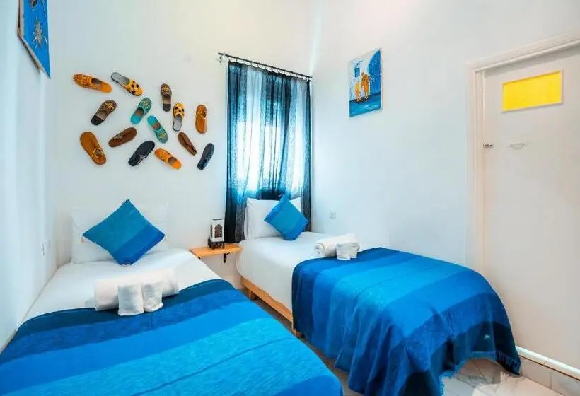 اتاق سوپریور, Riad Amr