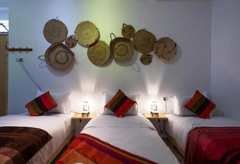 سوییت, Riad Amr