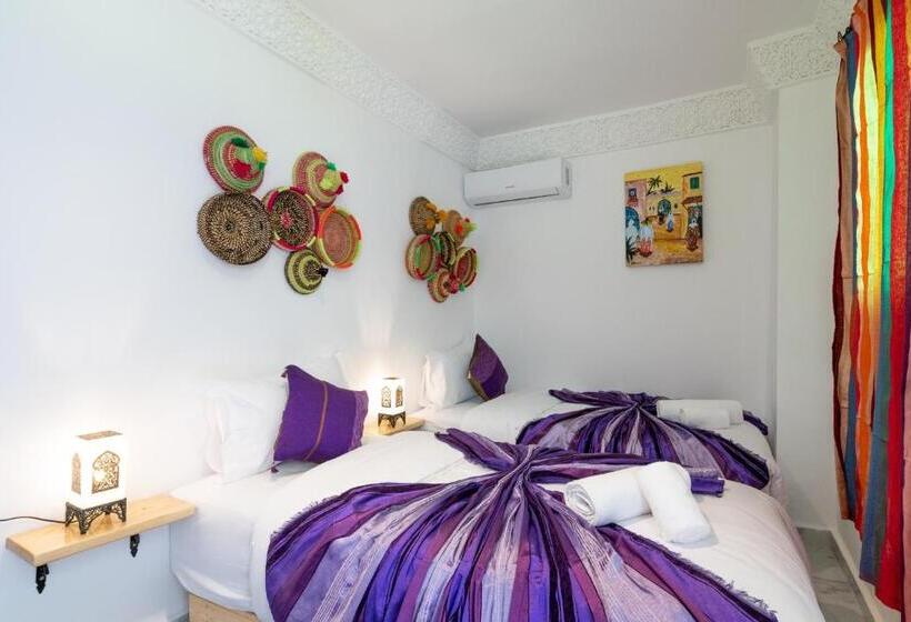 اتاق عادی, Riad Amr